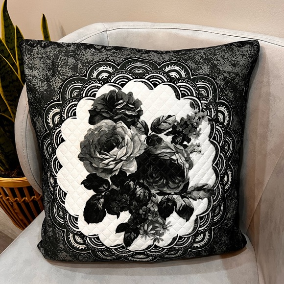 New Cushion covers (set of 5) - Picture 2 of 3